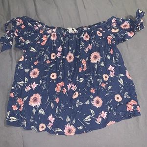 SOLD❗️Off the shoulder top